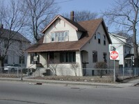 Building Photo - 925 Eastern Ave SE