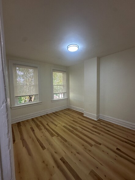 Building Photo - 215 S Aiken Ave