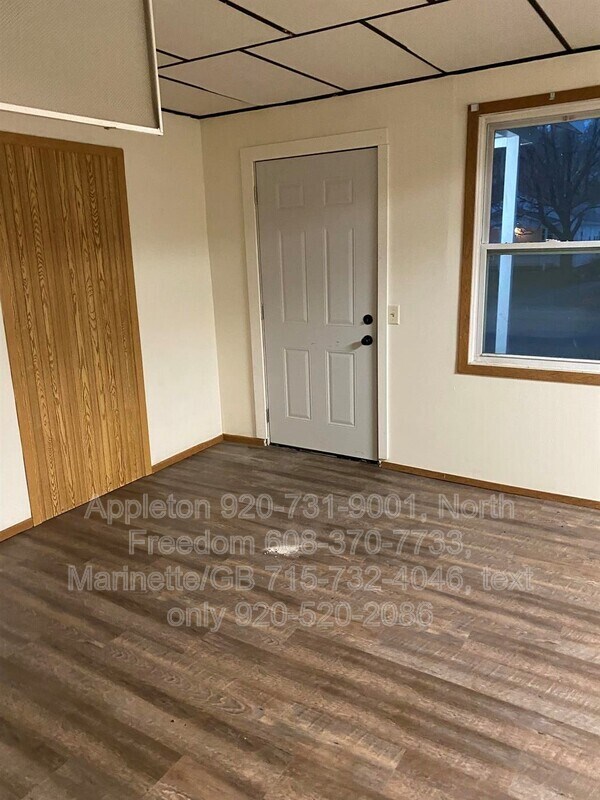 Building Photo - S7559 US-12