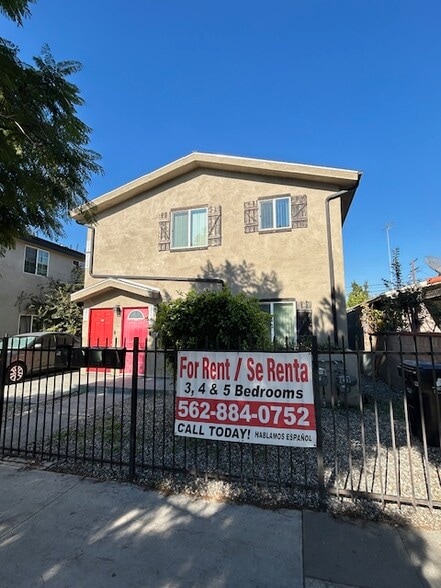 Building Photo - 213 1/2 E 84th Pl