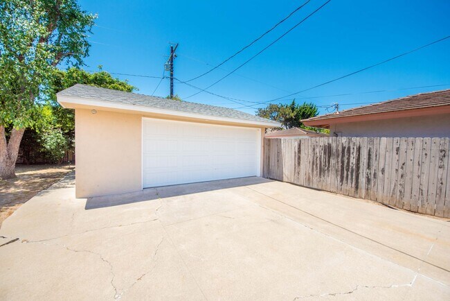 Building Photo - Welcome to Newport Beach