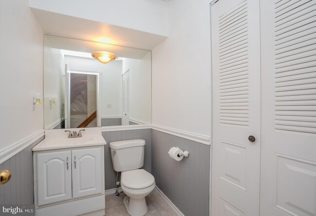 Building Photo - 6202 Cedar Ct