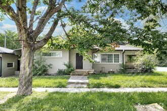 Building Photo - 3 br, 1 bath 4plex - 5002 E Washington St