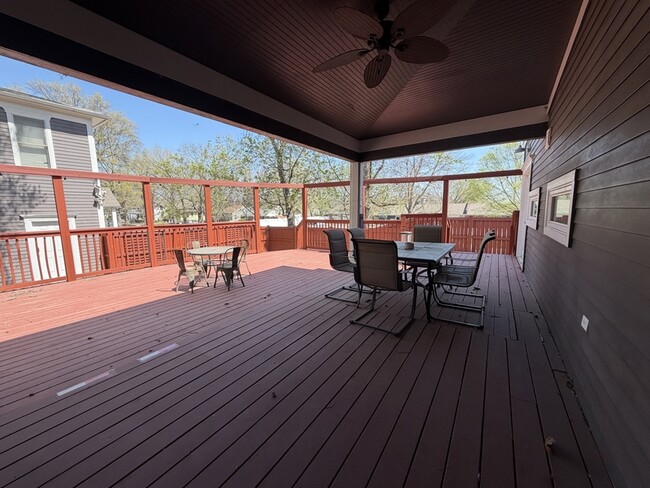 Building Photo - 845 Illinois St