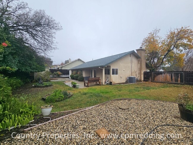 Building Photo - Spacious 4-Bedroom Home in Mary Lake Neighborhood Available Now!