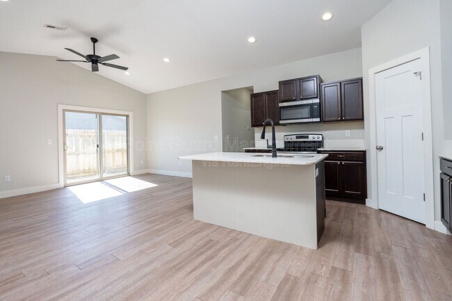 Building Photo - 3412 E Aster St