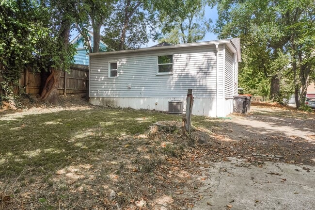 Building Photo - 1614 Arling Ave