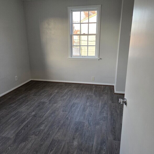 Building Photo - 1411 NW Carden Ave