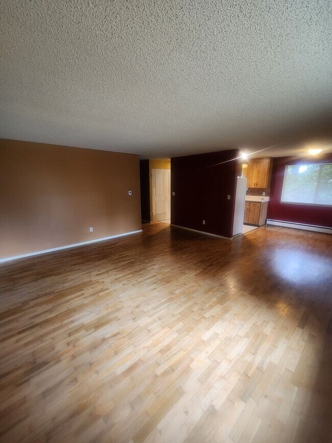 Building Photo - Charming 3 bedroom 1 bathroom home in Bothell!