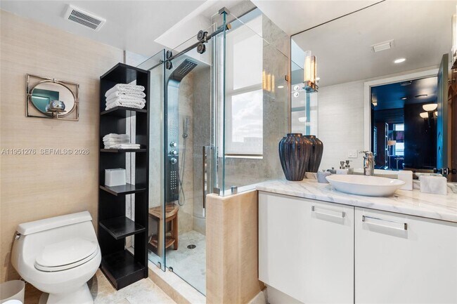 Building Photo - 200 Ocean Dr