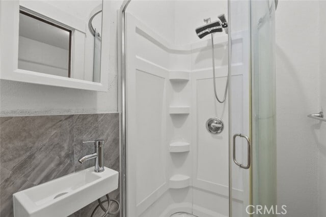 Building Photo - 1549 N Kingsley Dr