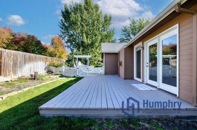 Building Photo - Charming home minutes from Settler's Park