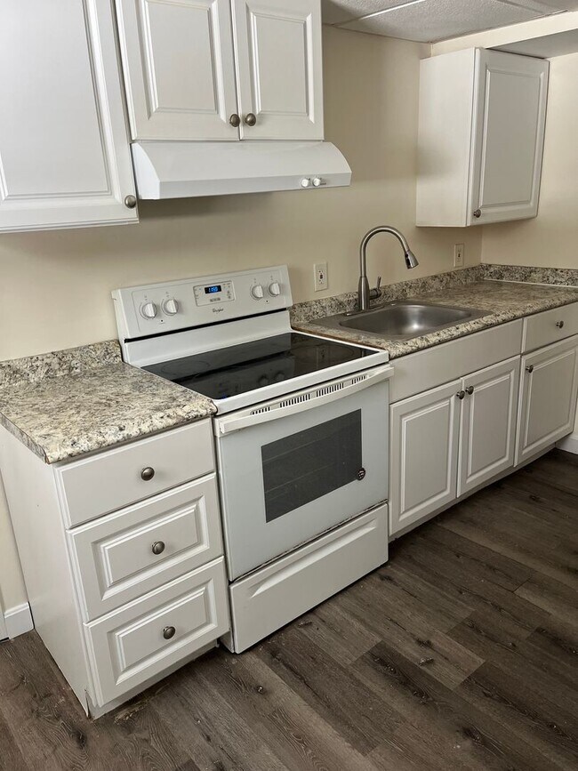 Building Photo - South Orleans 2 Bedroom