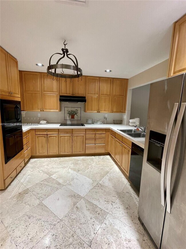Building Photo - 6204 Paradise Point Dr