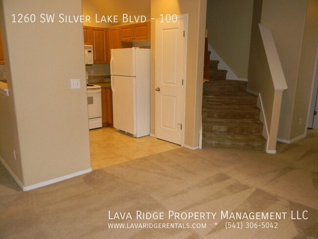 Building Photo - 1260 SW Silver Lake Blvd