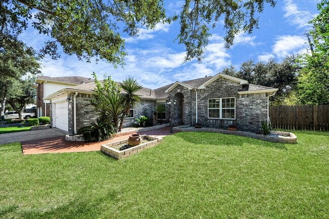 Primary Photo - 1702 Kemah Oaks Dr