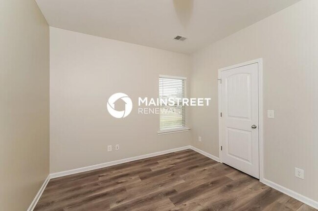 Building Photo - 3 Bedroom Pet-Friendly Home in SPRINGVILLE, AL with Main Street Renewal
