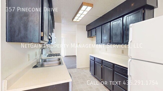 Building Photo - 357 Pinecone Dr