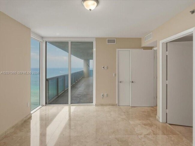 Building Photo - 1800 S Ocean Dr