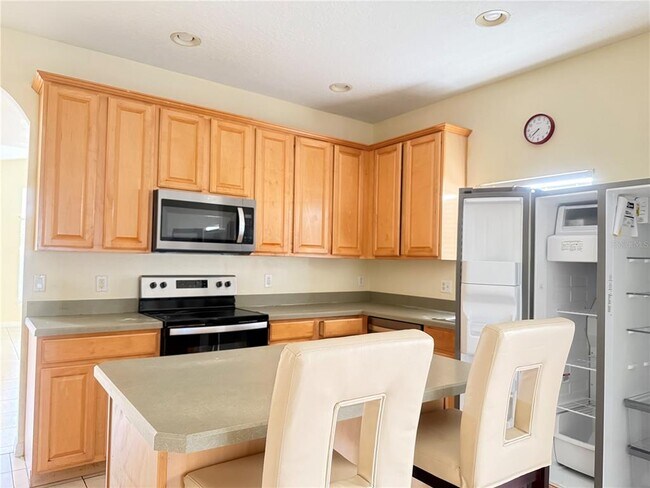 Building Photo - 2109 Woodsedge Dr