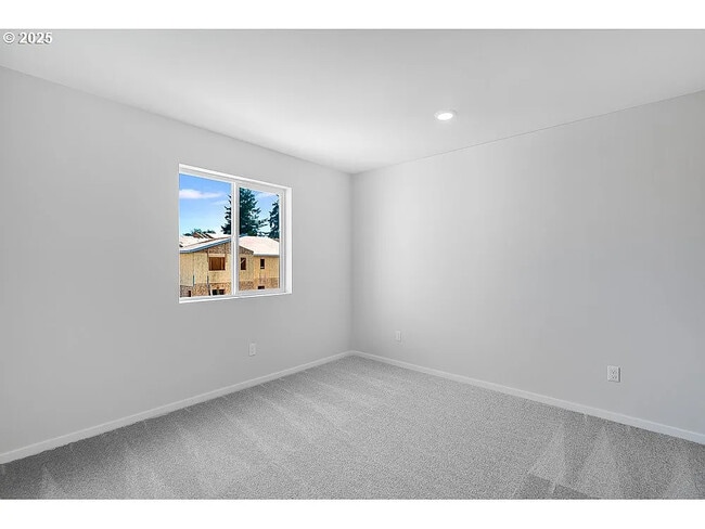 Building Photo - 439 SW 32nd St