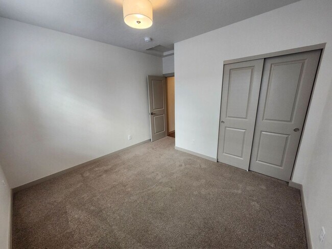 Building Photo - Newer 3 Bed/2 Bath Construction on Bend's Eastside - Cessna Drive
