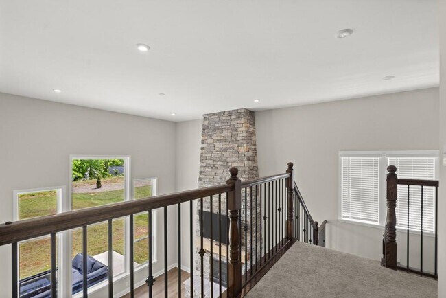 Building Photo - 8015 Scenic Ridge Wy