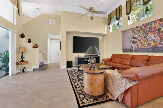 Building Photo - 7162 Vía Firenze