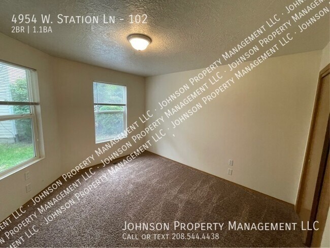 Building Photo - 4954 W Station Ln