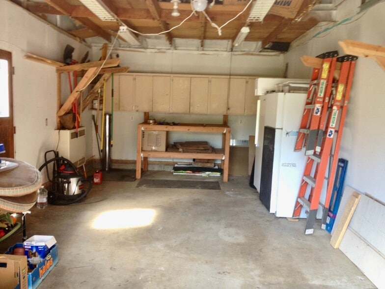 Building Photo - 132 Vine Maple Loop