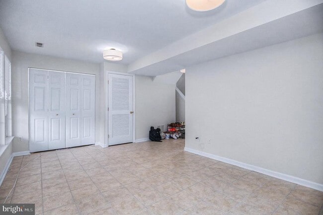 Building Photo - 10159 Elgin Way