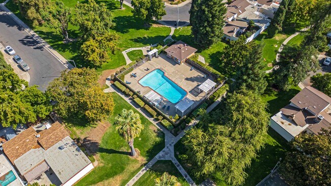 Building Photo - 308 Del Prado Ct