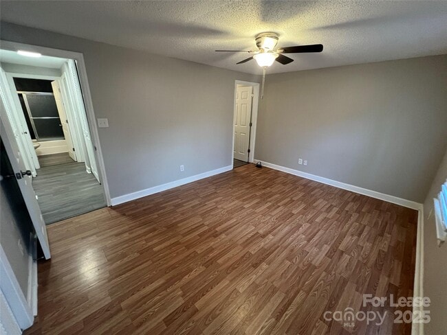 Building Photo - 6040 Sunset Chase Ln