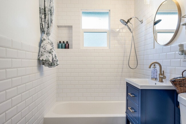 Building Photo - 4459 Brygger Dr W