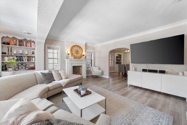 Building Photo - 2509-2511 N Cramer St