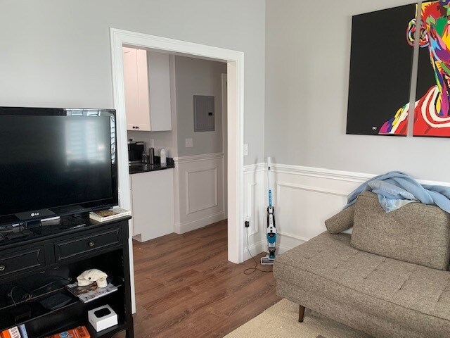 Building Photo - 38 Crescent Ave