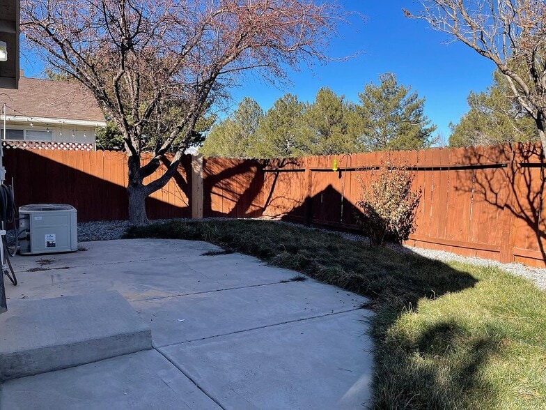 Building Photo - 4948 Bayridge Ln