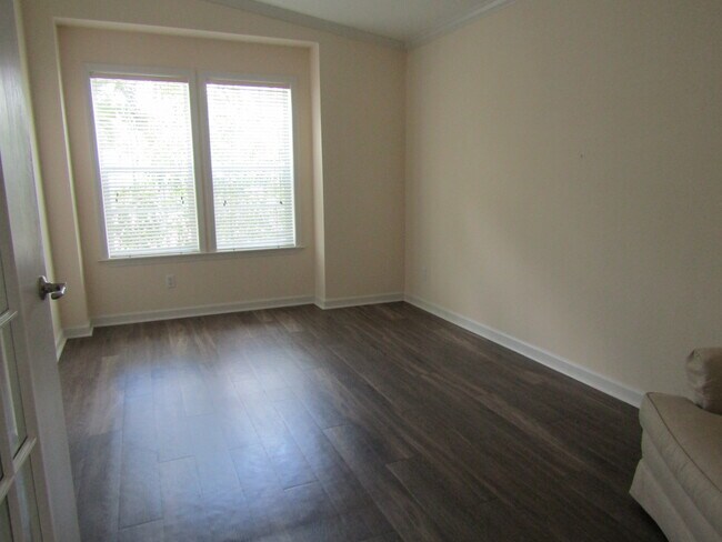 Building Photo - 37 Jurua Ct