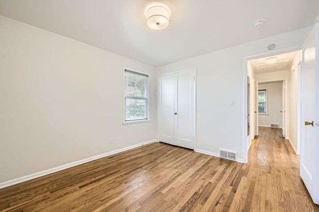 Building Photo - Newly Renovated 2 Bedroom in Fremont!!