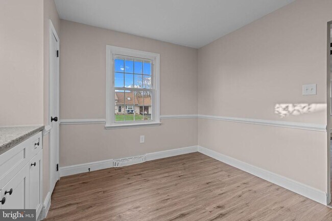 Building Photo - 131 Kipling Dr