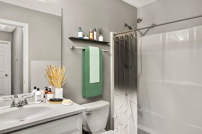 Building Photo - 3 Bedroom 2 Bath Duplex at Mansion Creek i...