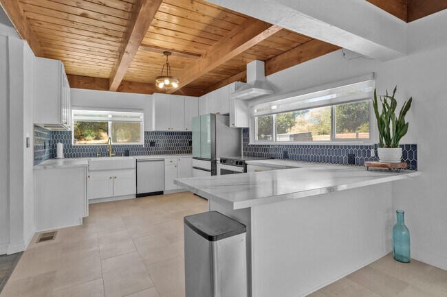 Building Photo - 3/3 HOME available NOW in DESCANSO w/ gara...