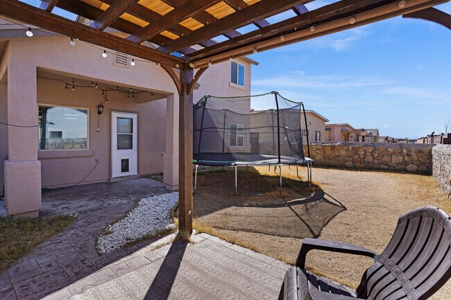 Building Photo - 3873 Loma Cortez Dr
