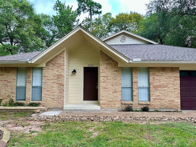Building Photo - 239 Ridgewood Dr