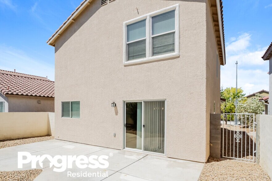 Building Photo - 9522 Green Spruce St