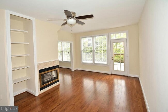 Building Photo - 9425 Van Arsdale Dr