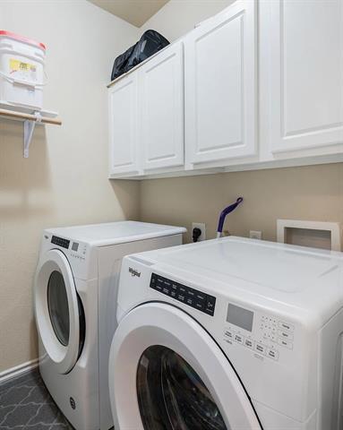 Building Photo - 5852 Clearwater Dr