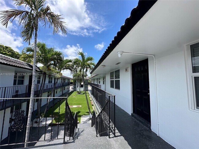 Building Photo - 2500 Johnson St