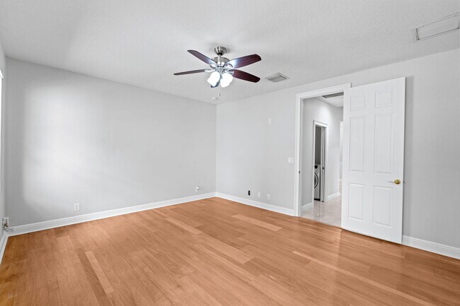 Building Photo - 16596 82nd Rd N