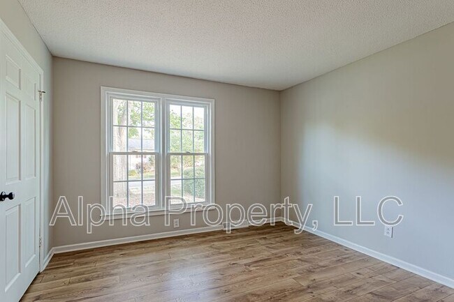 Building Photo - 111 Canebrake Dr